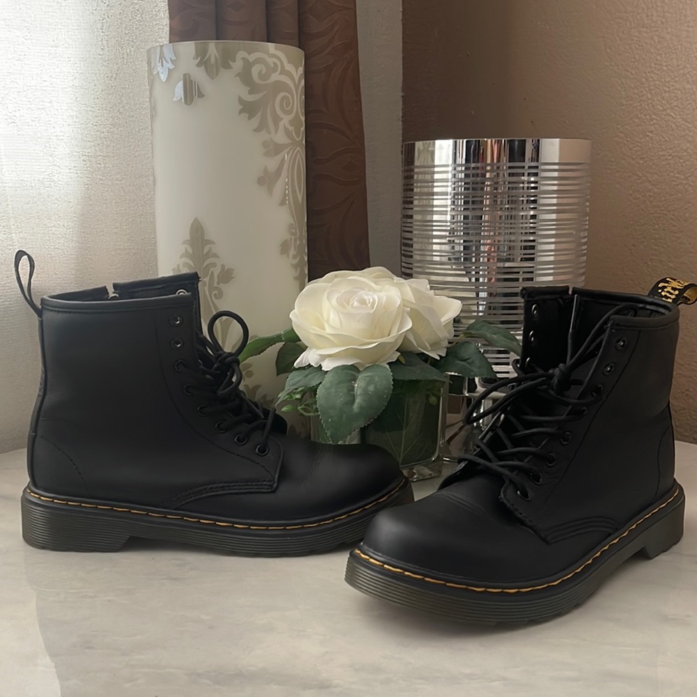 Dr. Martens YOUTH 1460 SOFTY T LEATHER LACE UP BOOTS 🇬🇧UK Size 2 Youth